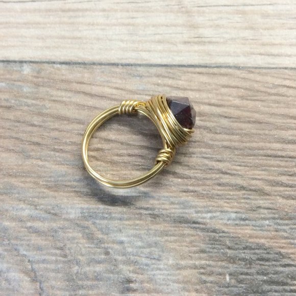 Garnet ring - 14k gold filled, January birthstone, Red gemstone ring - Picture 3 of 6